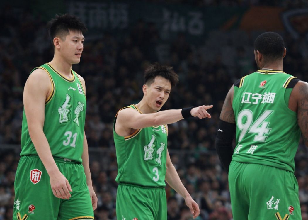 CBA四场对决全面打响：辽篮客战广州，青岛主场迎浙江成焦点